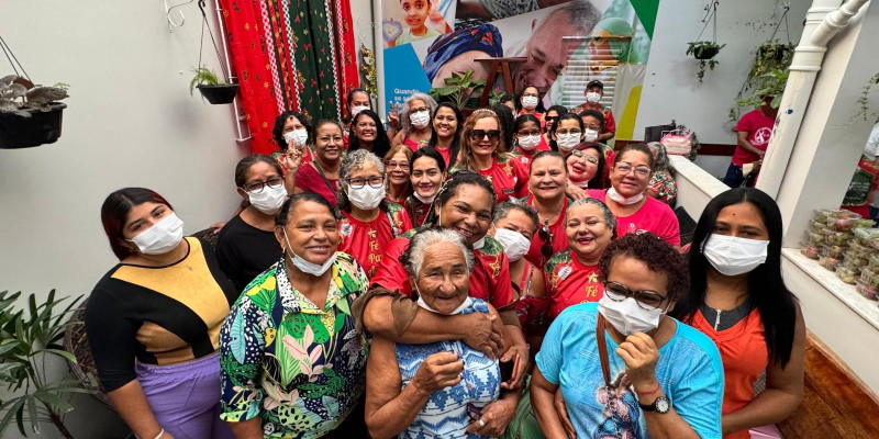 Clínicas Integradas Secco Jung promovem Natal Solidário em parceria com o Projeto Garotinhas Solidárias Clínicas Integradas Secco Jung promovem Natal Solidário em parceria com o Projeto Garotinhas Solidárias