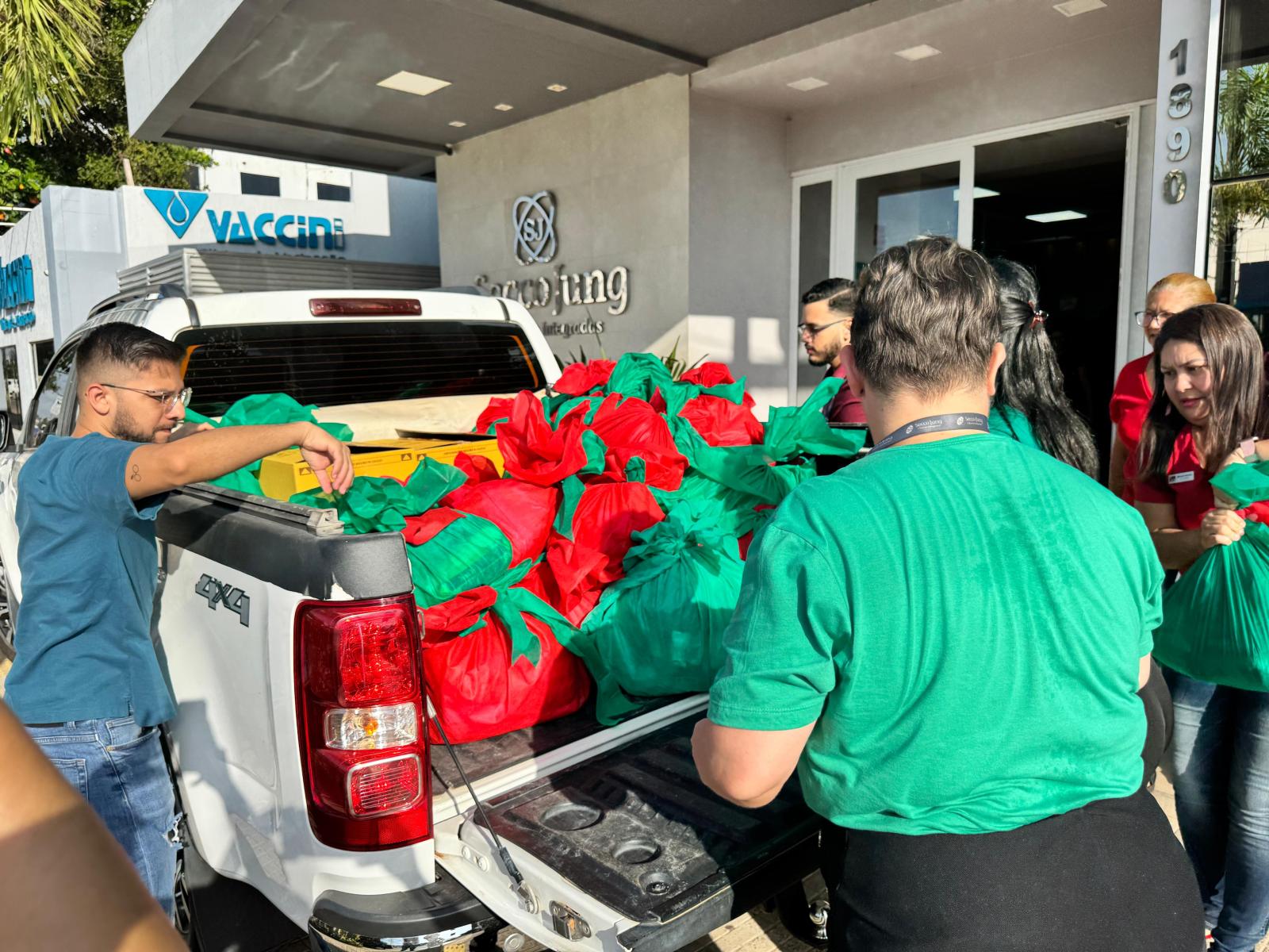 Clínicas Integradas Secco Jung promovem Natal Solidário em parceria com o Projeto Garotinhas Solidárias